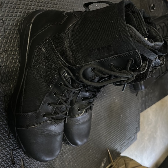 5.11 A/T 8 Side Zip Boot Black - Picture 2 of 3
